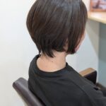 頭の形が良く見えてトップもふんわりするレイヤーボブです♪